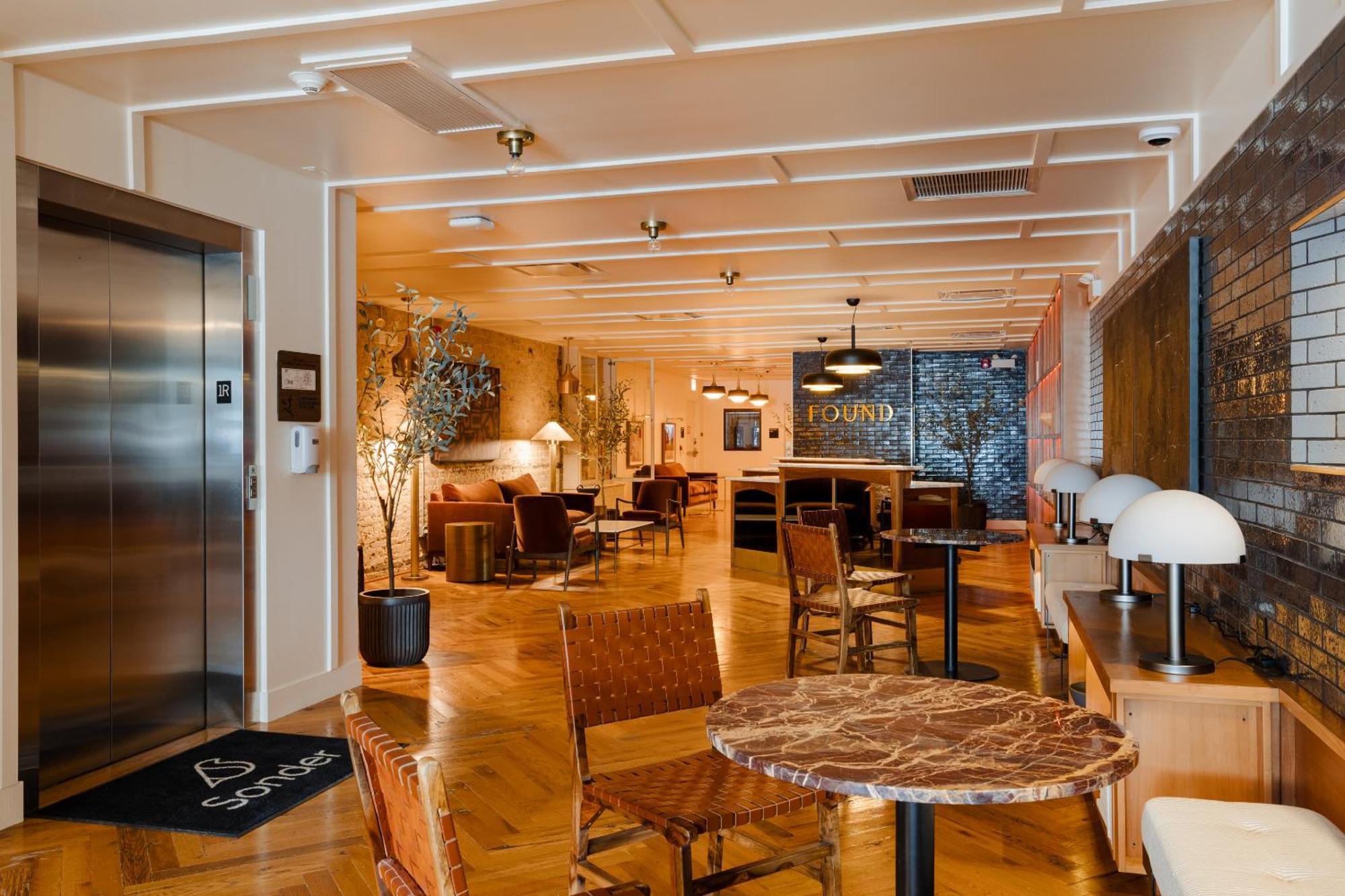 Found Hotel Chicago River North Ngoại thất bức ảnh